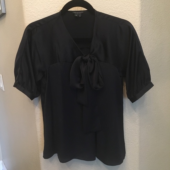 THEORY Black Top W/ Bow Size Petite - Picture 1 of 7